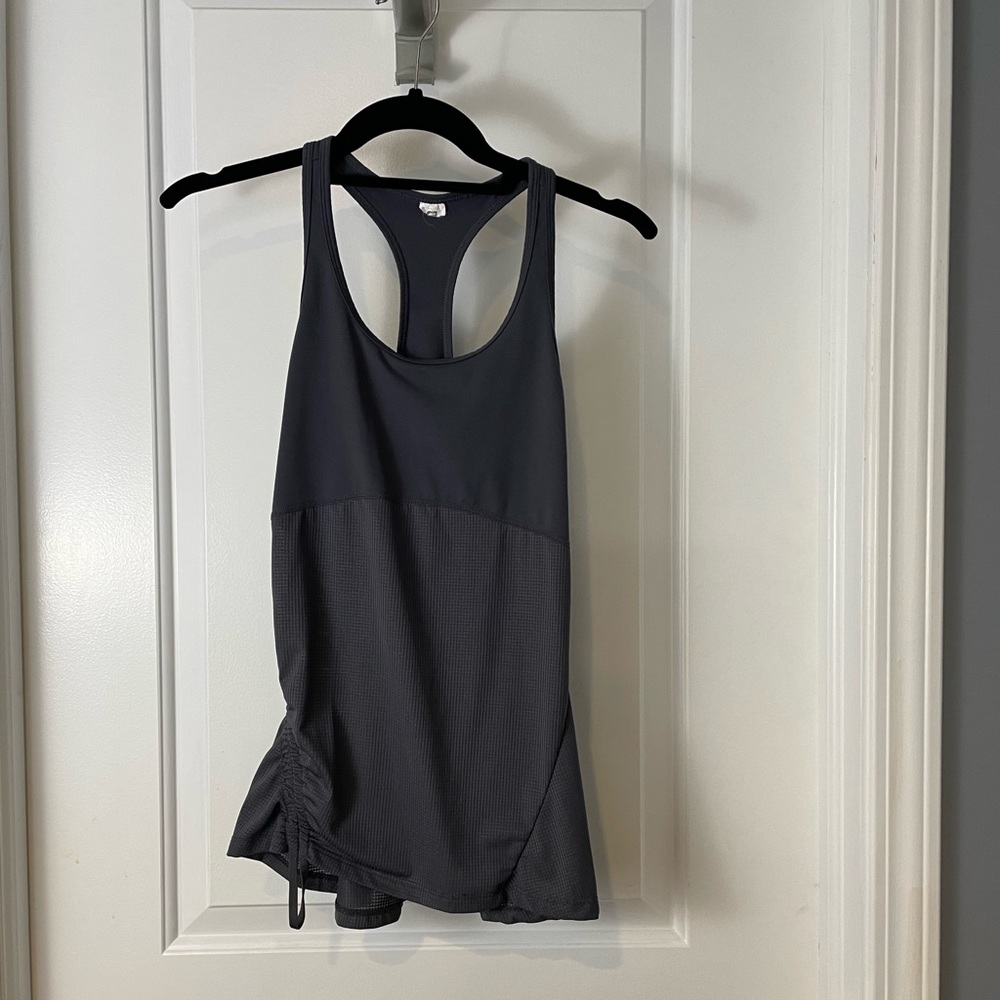 2 for $15 💚 Fabletics curved cinch racer back tank